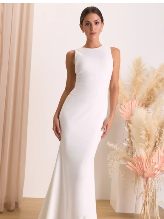 Lulus Dresses & Skirts - Lulu's White Sleeveless Fitted Maxi Dress